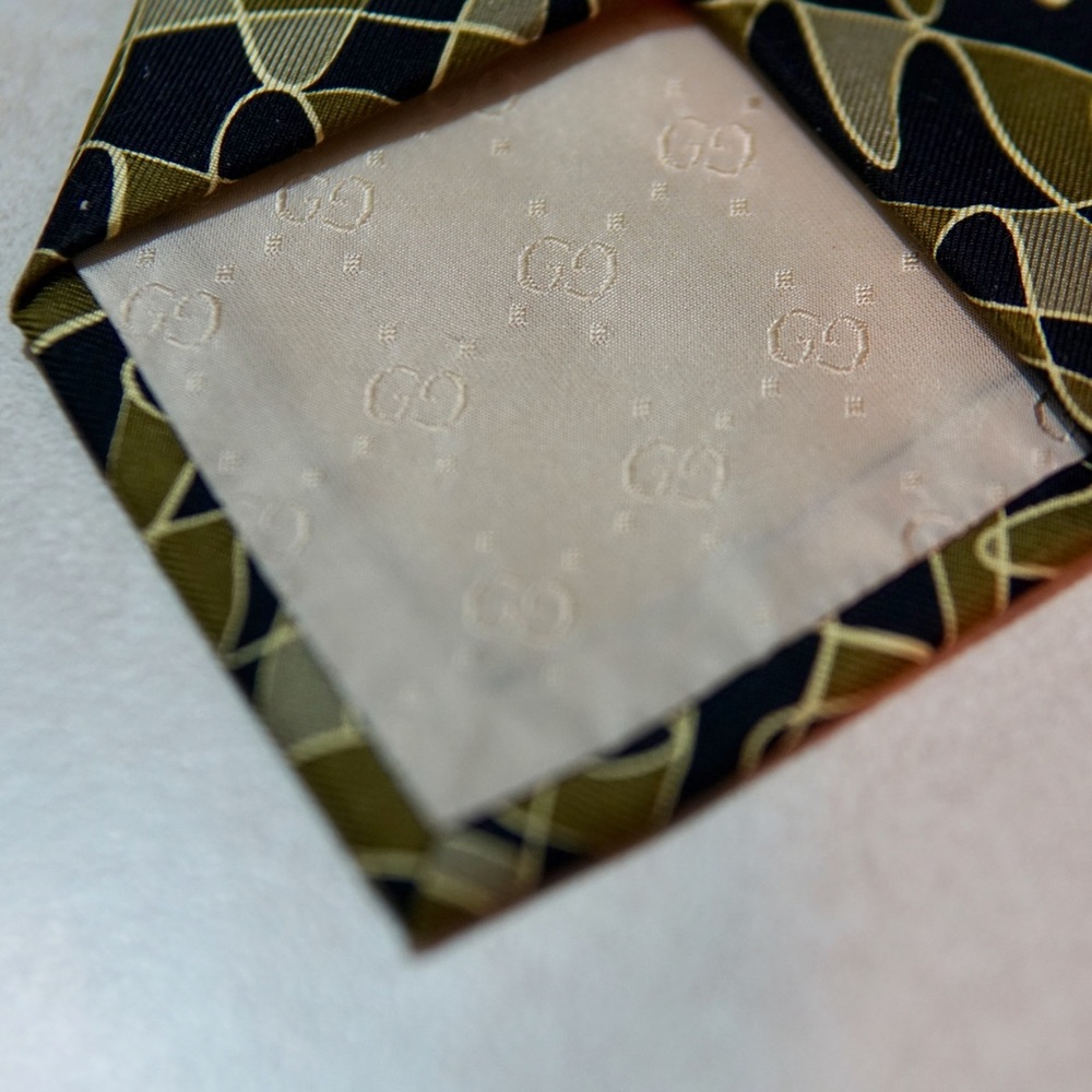 Rare abstract pattern Gucci tie! - Picture 5 of 6